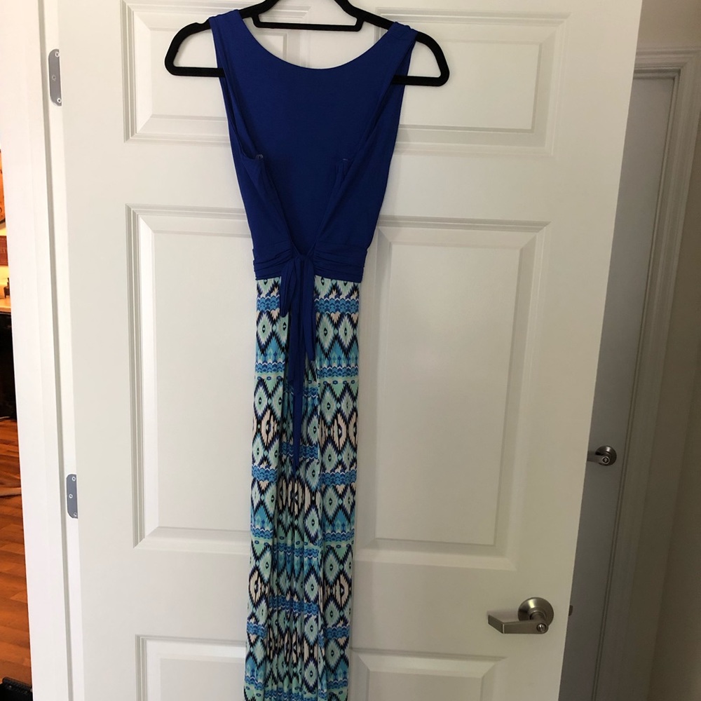 Maxi - Picture 3 of 3